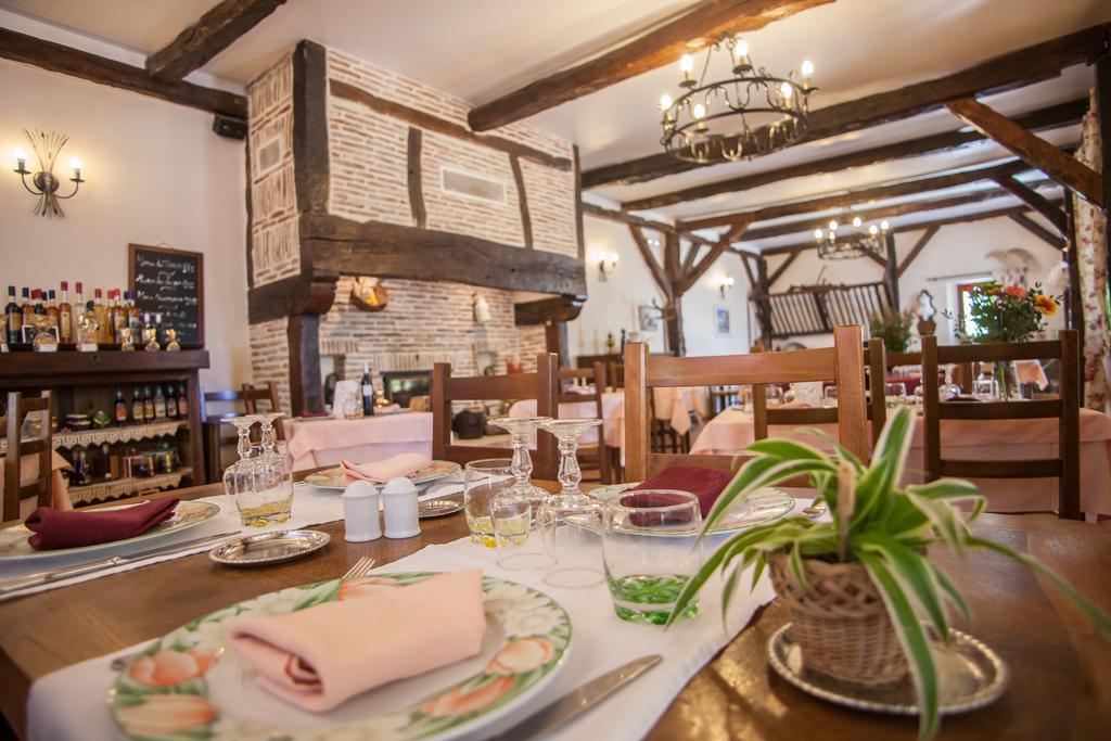 Logis Hotels - Auberge De L'Ile - Hotel 3 Etoiles Et Restaurant Creysse  Zewnętrze zdjęcie