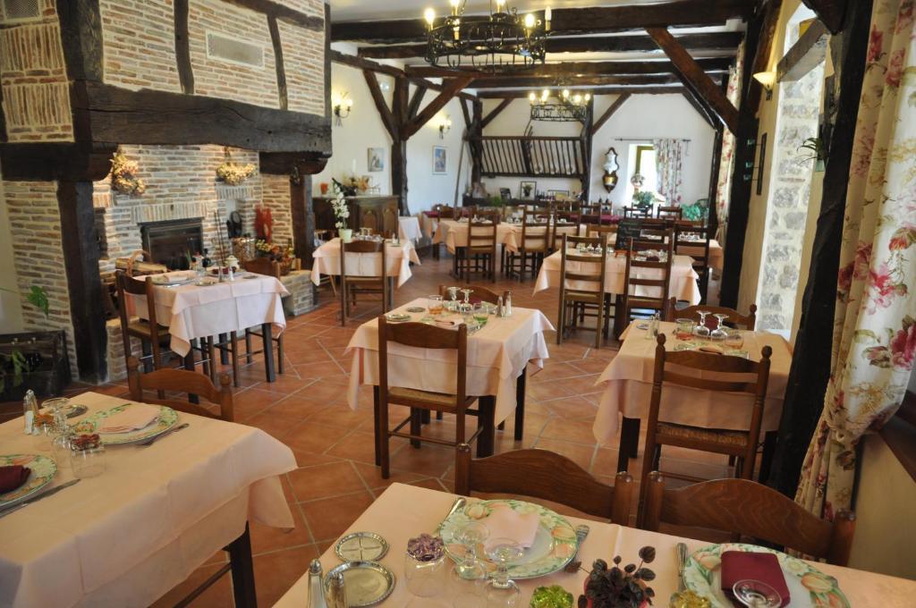 Logis Hotels - Auberge De L'Ile - Hotel 3 Etoiles Et Restaurant Creysse  Zewnętrze zdjęcie