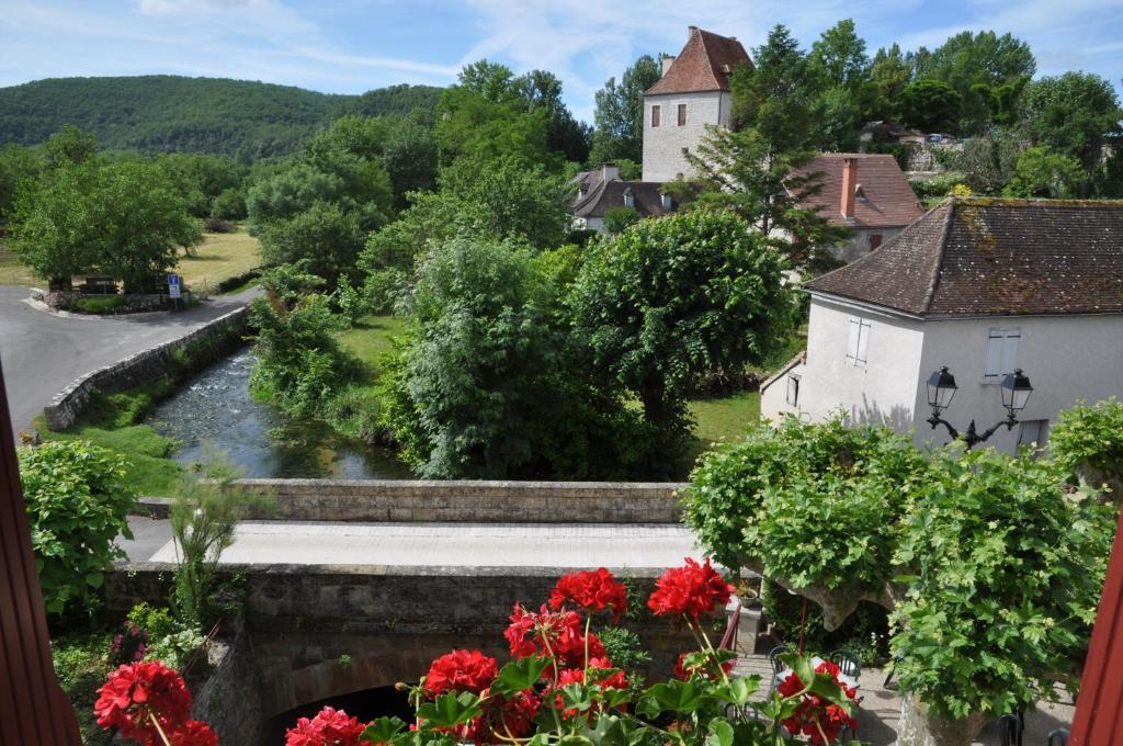 Logis Hotels - Auberge De L'Ile - Hotel 3 Etoiles Et Restaurant Creysse  Zewnętrze zdjęcie